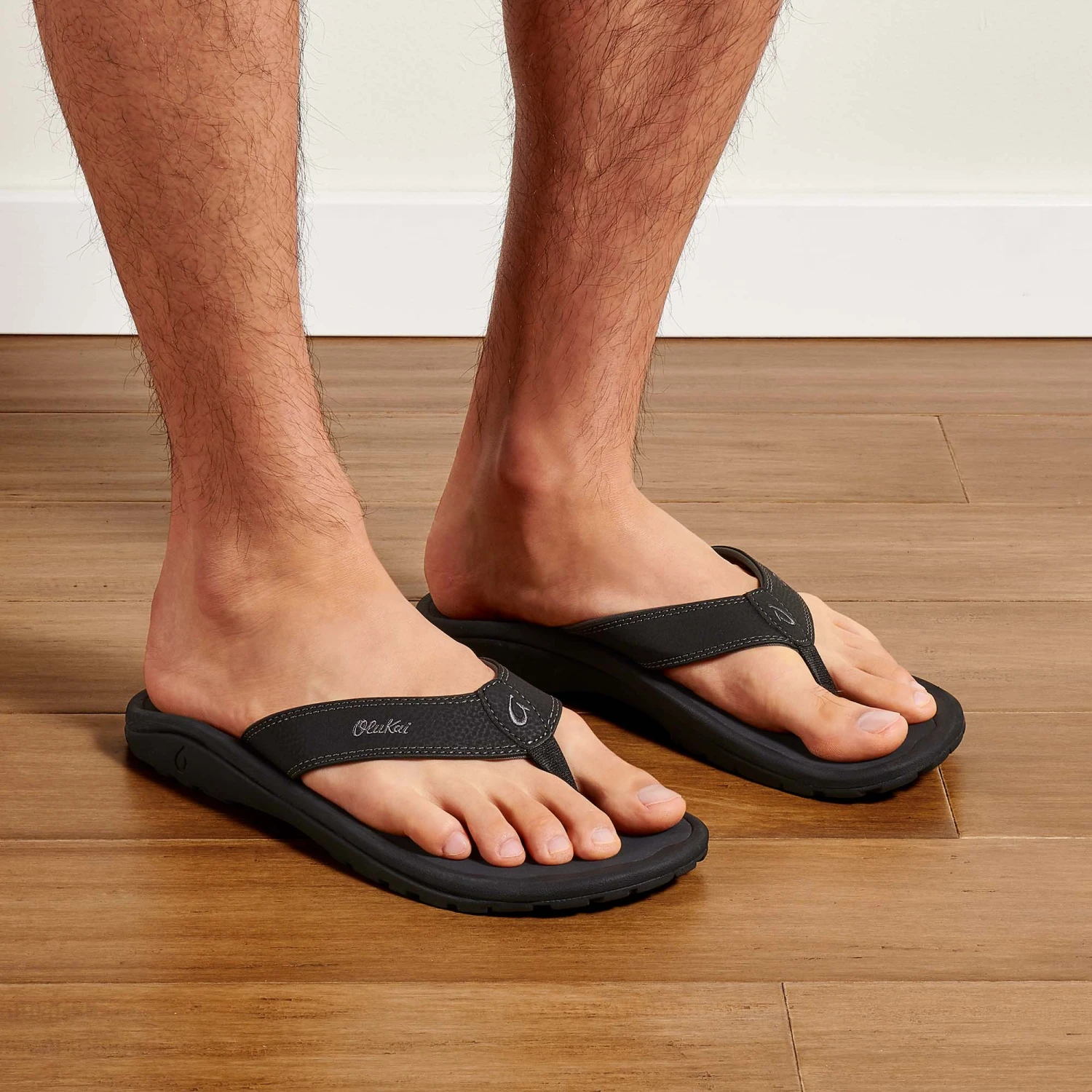 OluKai 'Ohana – Black / Dark Shadow - Image 2