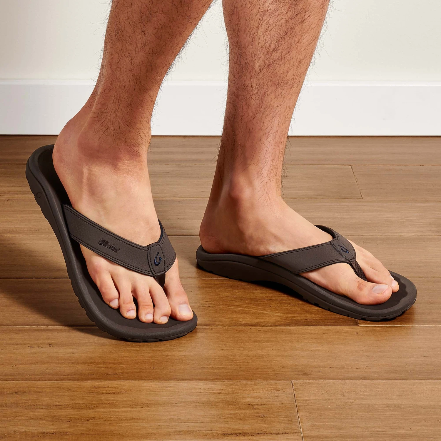 OluKai 'Ohana – Dark Wood - Image 4