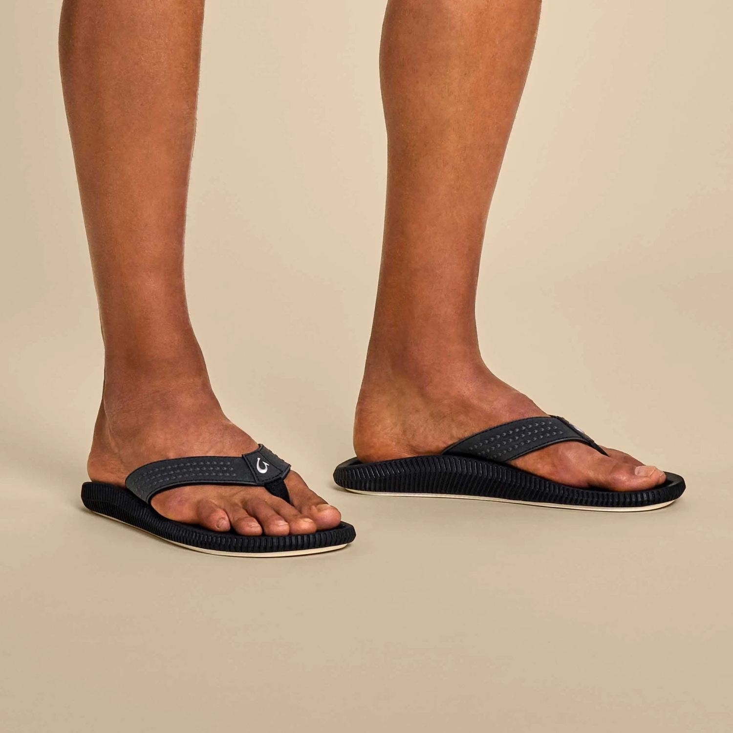 OluKai Ulele – Black - Image 2