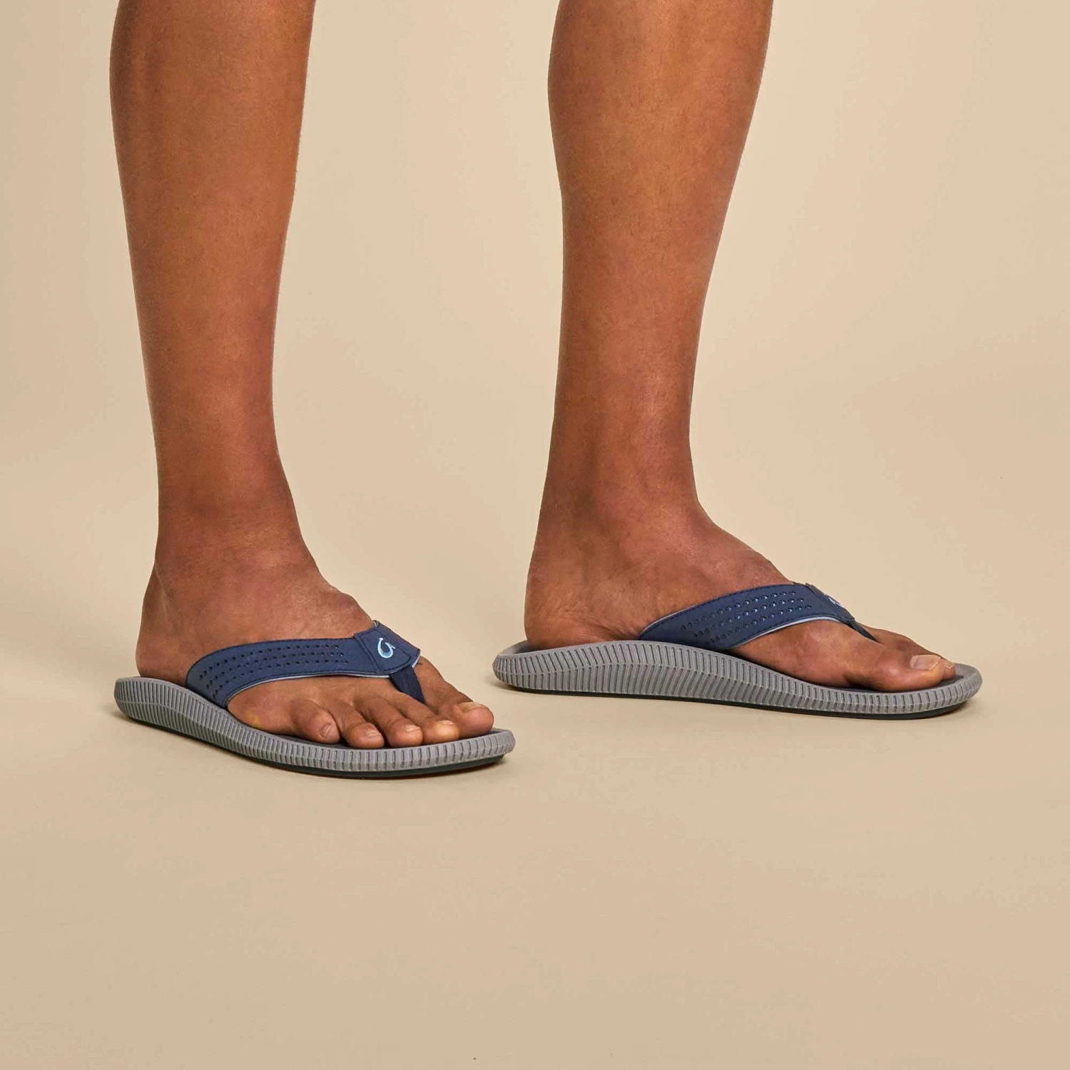 OluKai Ulele – Blue Depth / Charcoal - Image 4