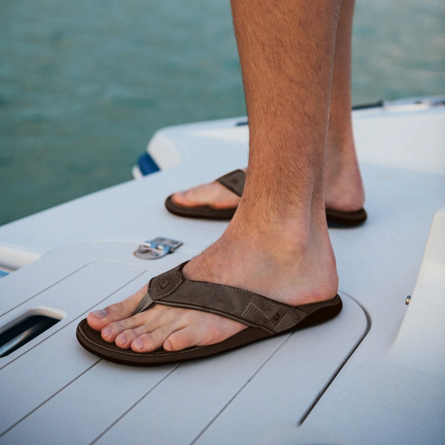 OluKai Tuahine – Dark Wood - Image 2