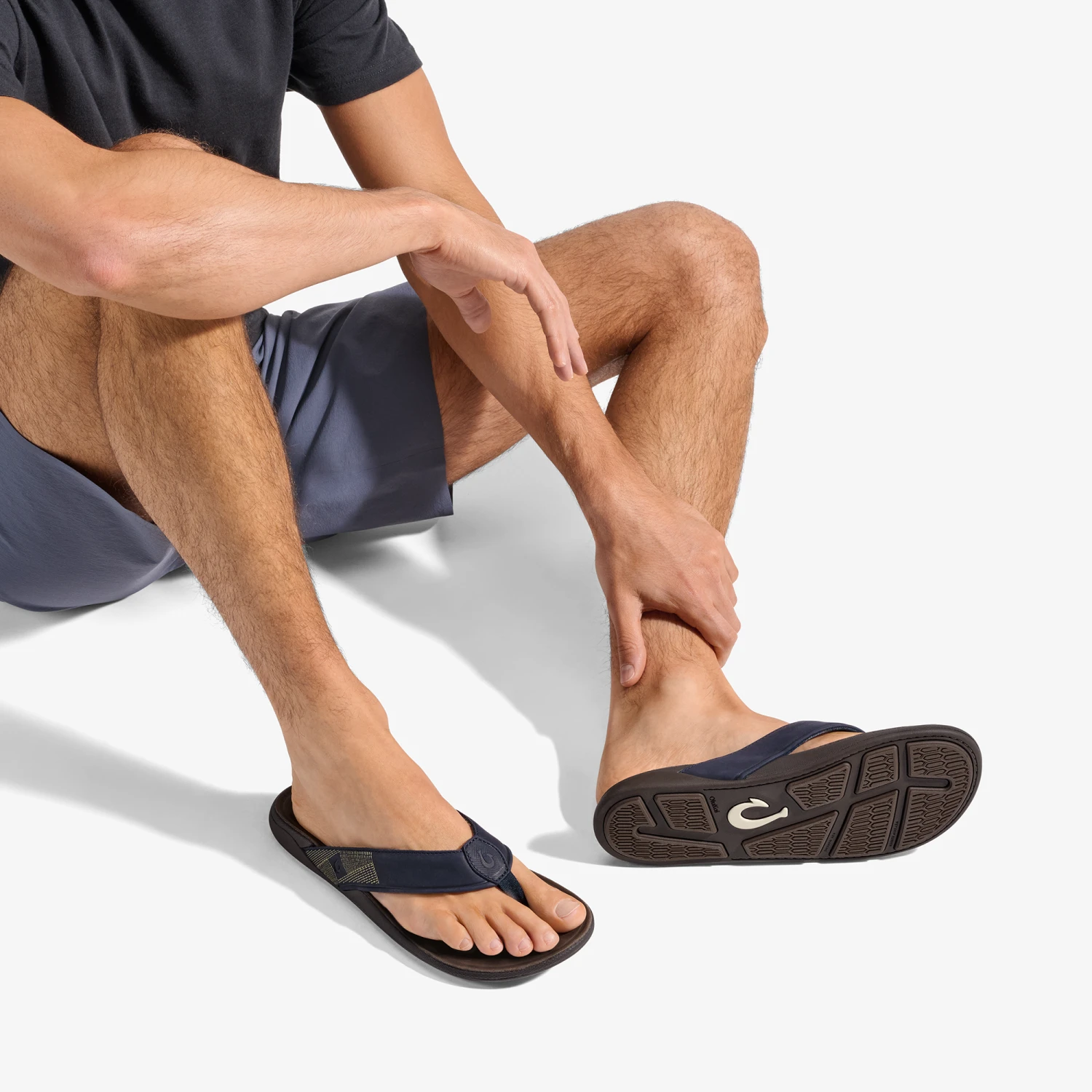 OluKai Tuahine – Trench Blue / Dark Wood - Image 5