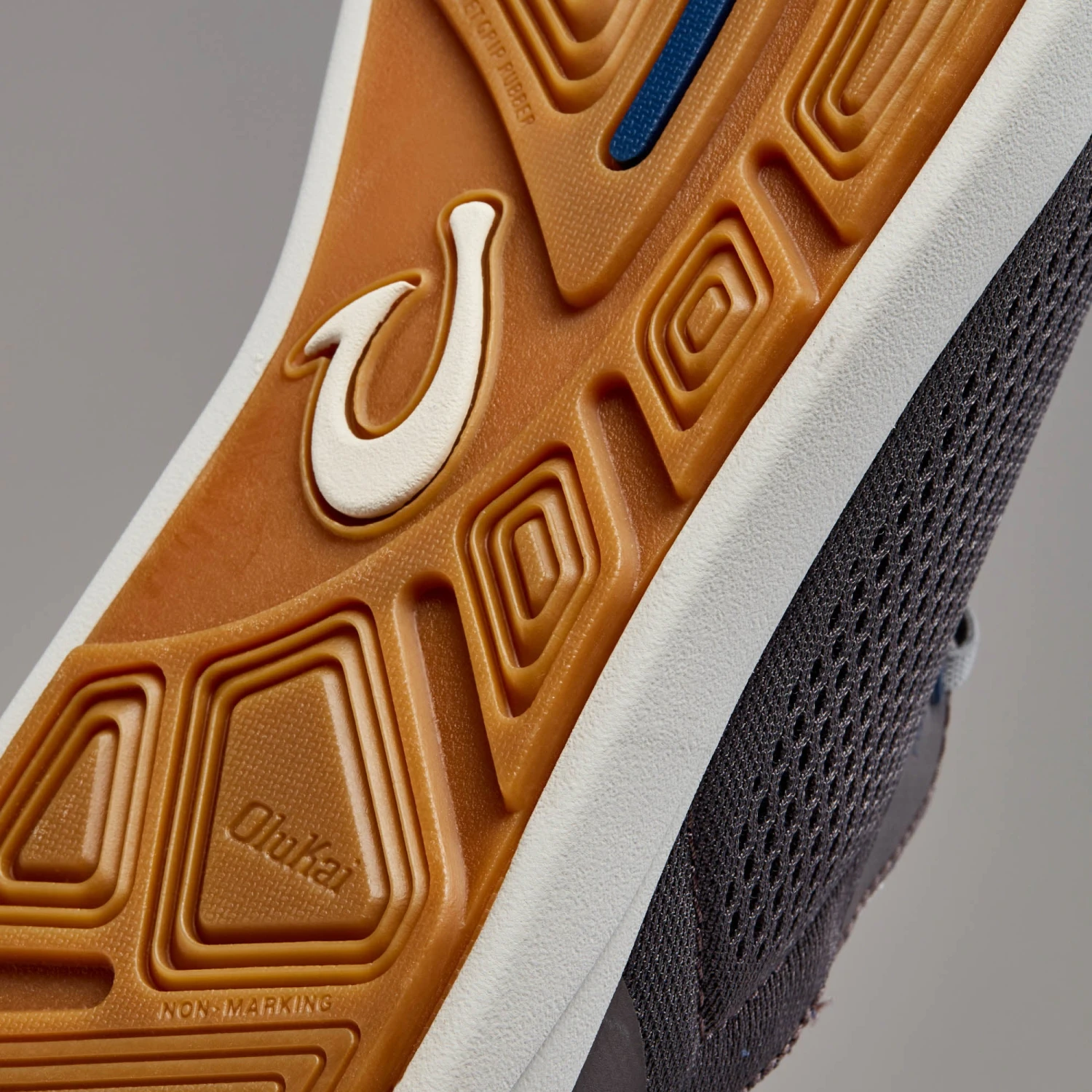 OluKai Moku Pae – Pavement / Vintage Blue - Image 10