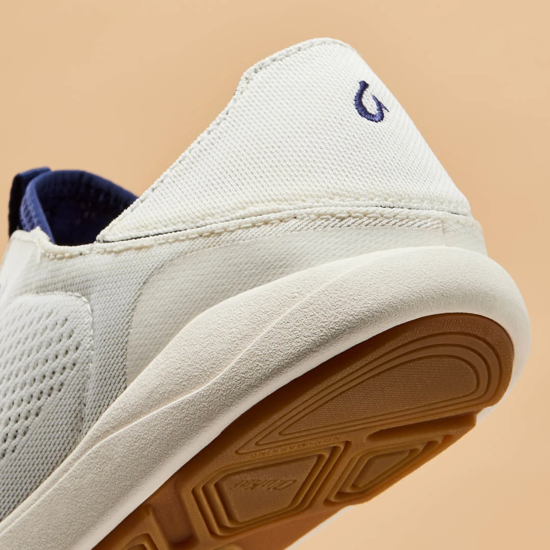 OluKai Moku Pae – Bright White / Pacifica - Image 7