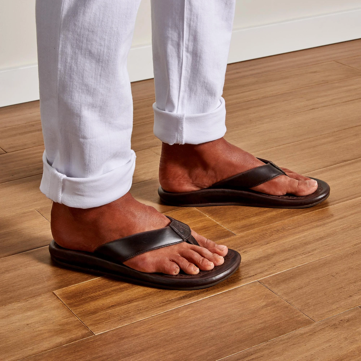 OluKai 'Ilikai – Dark Wood - Image 4