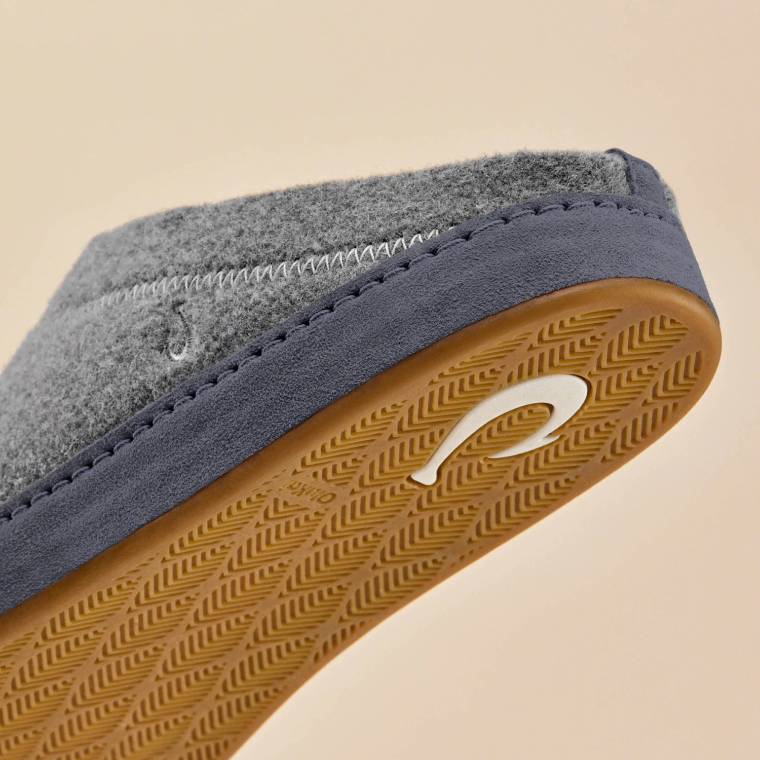 OluKai Hāmani Hulu – Graphite / Trench Blue - Image 6