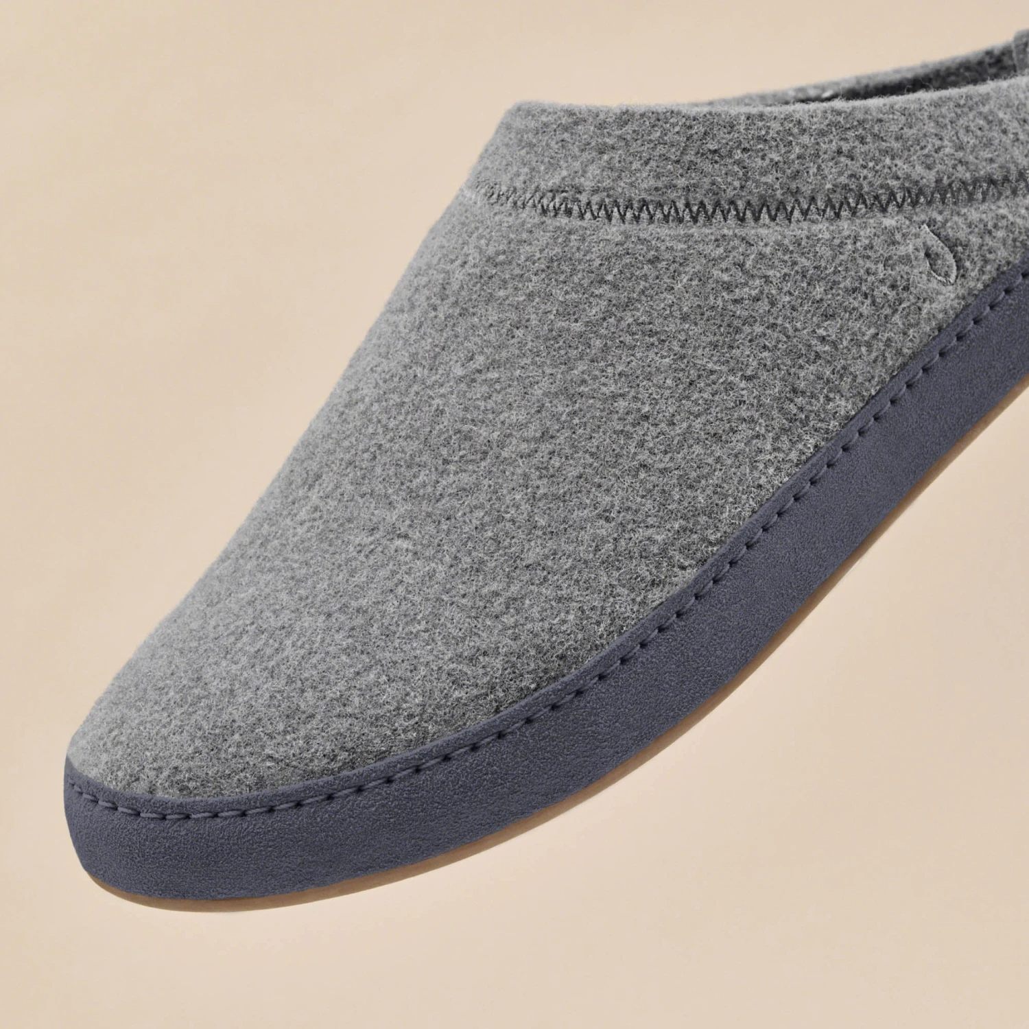 OluKai Hāmani Hulu – Graphite / Trench Blue - Image 3