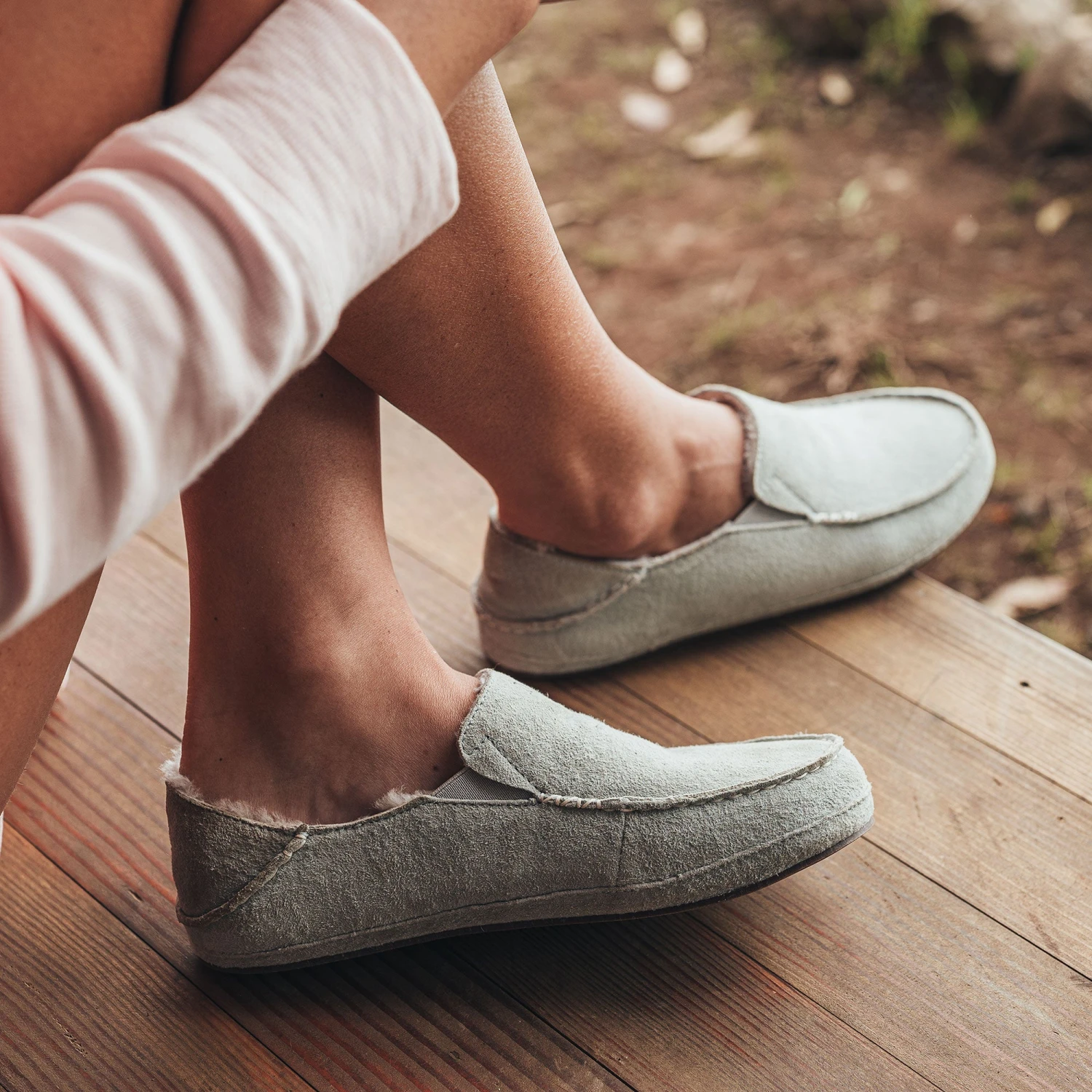 OluKai Nohea Slipper – Pale Grey - Image 2