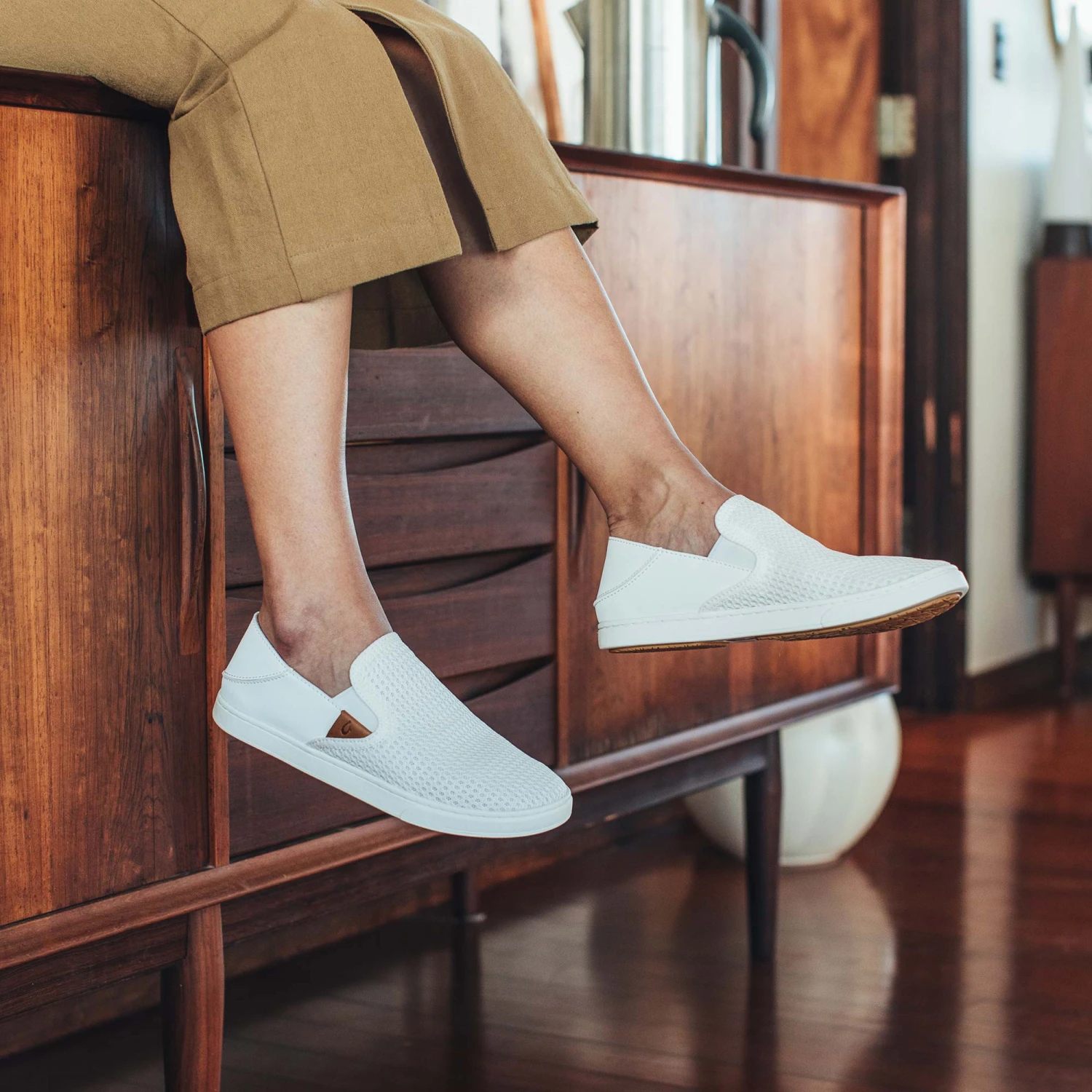 OluKai Pehuea – Bright White - Image 2