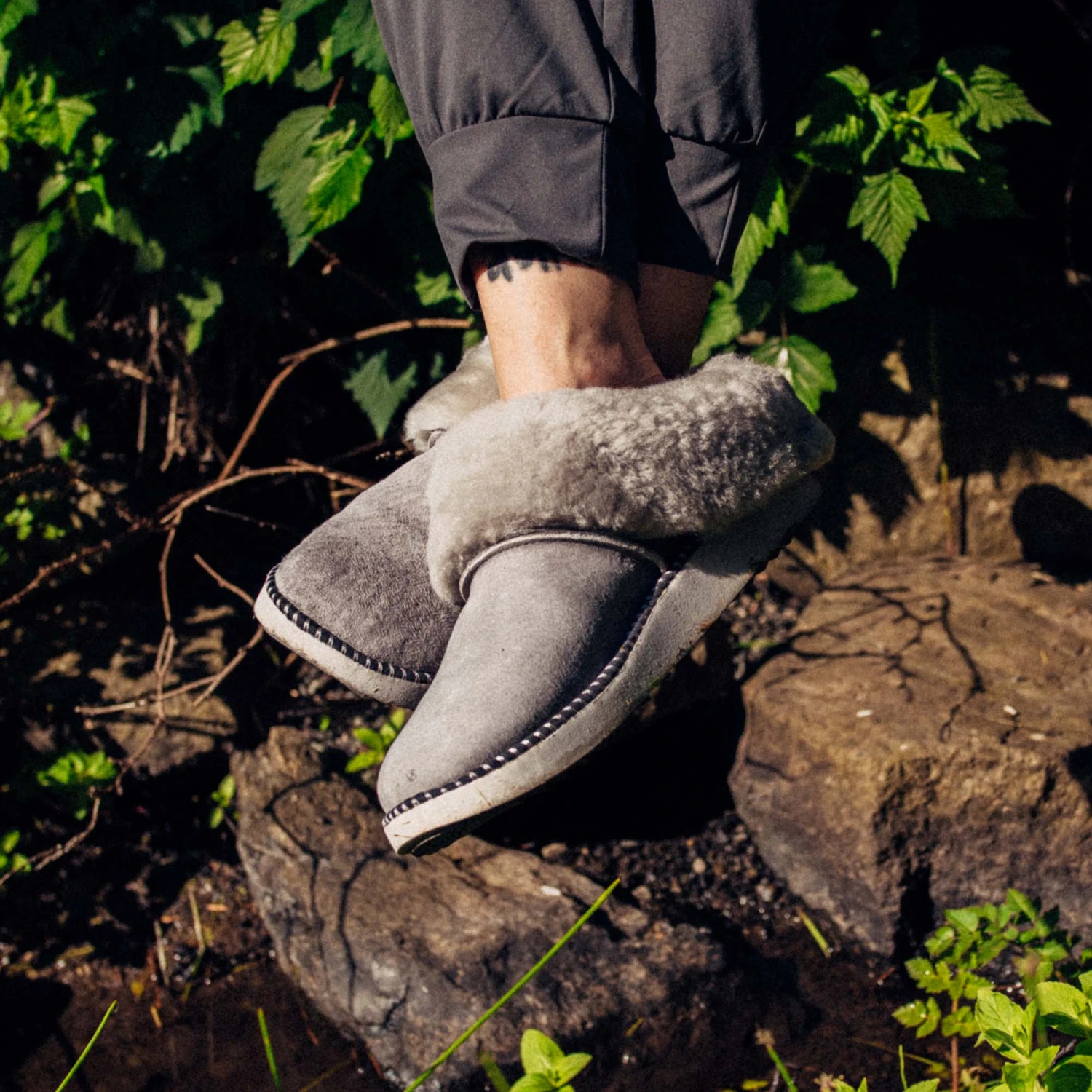 OluKai Ku'i – Fog / Mist Grey - Image 4