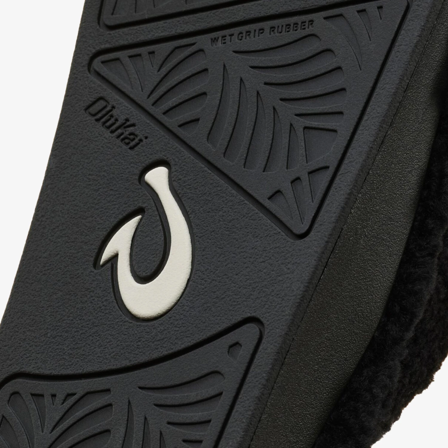 OluKai Kīpe'a Heu – Black - Image 7