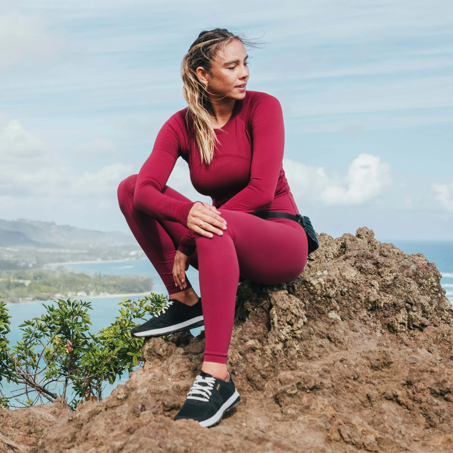 OluKai Huia – Black - Image 7