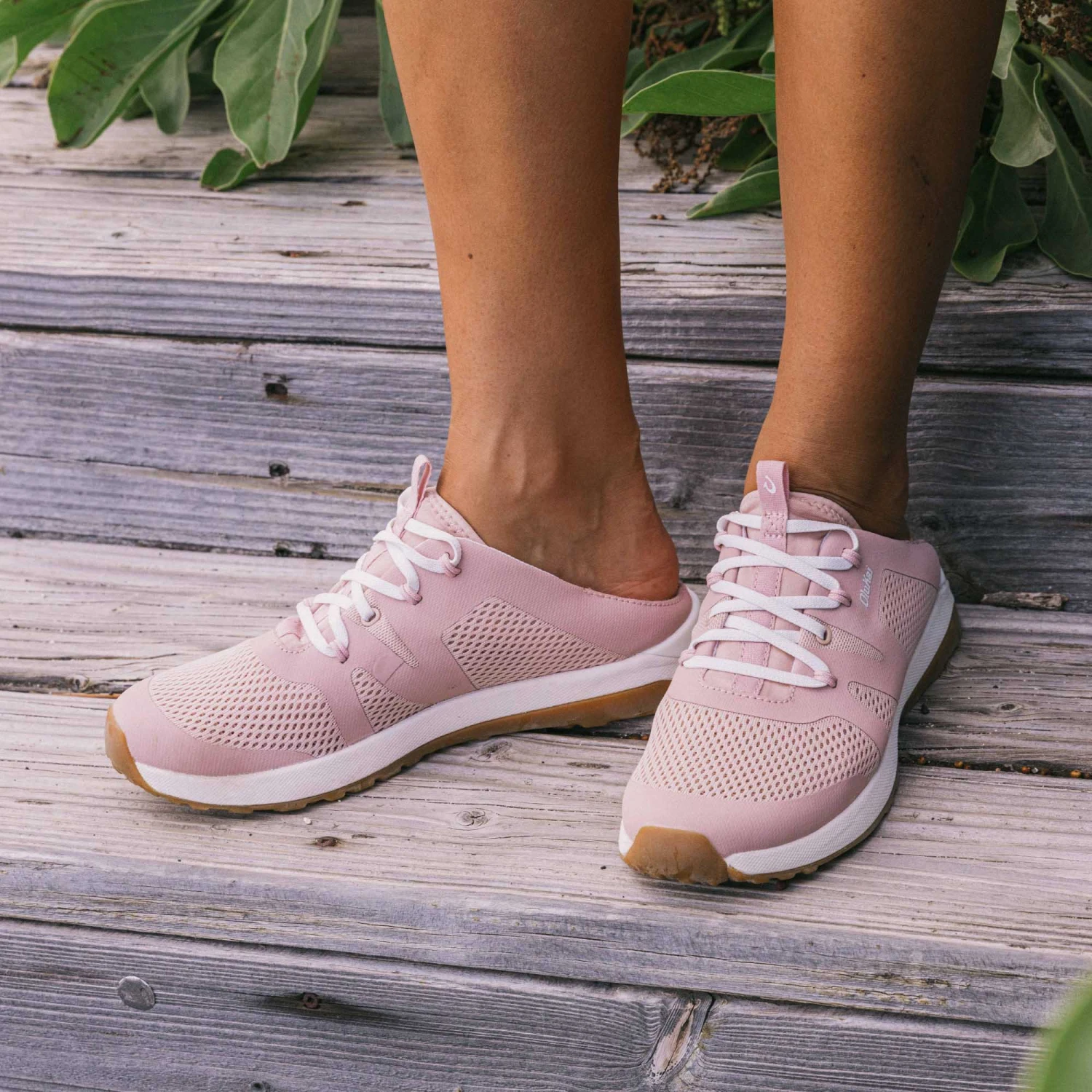 OluKai Huia – Soft Pink - Image 2