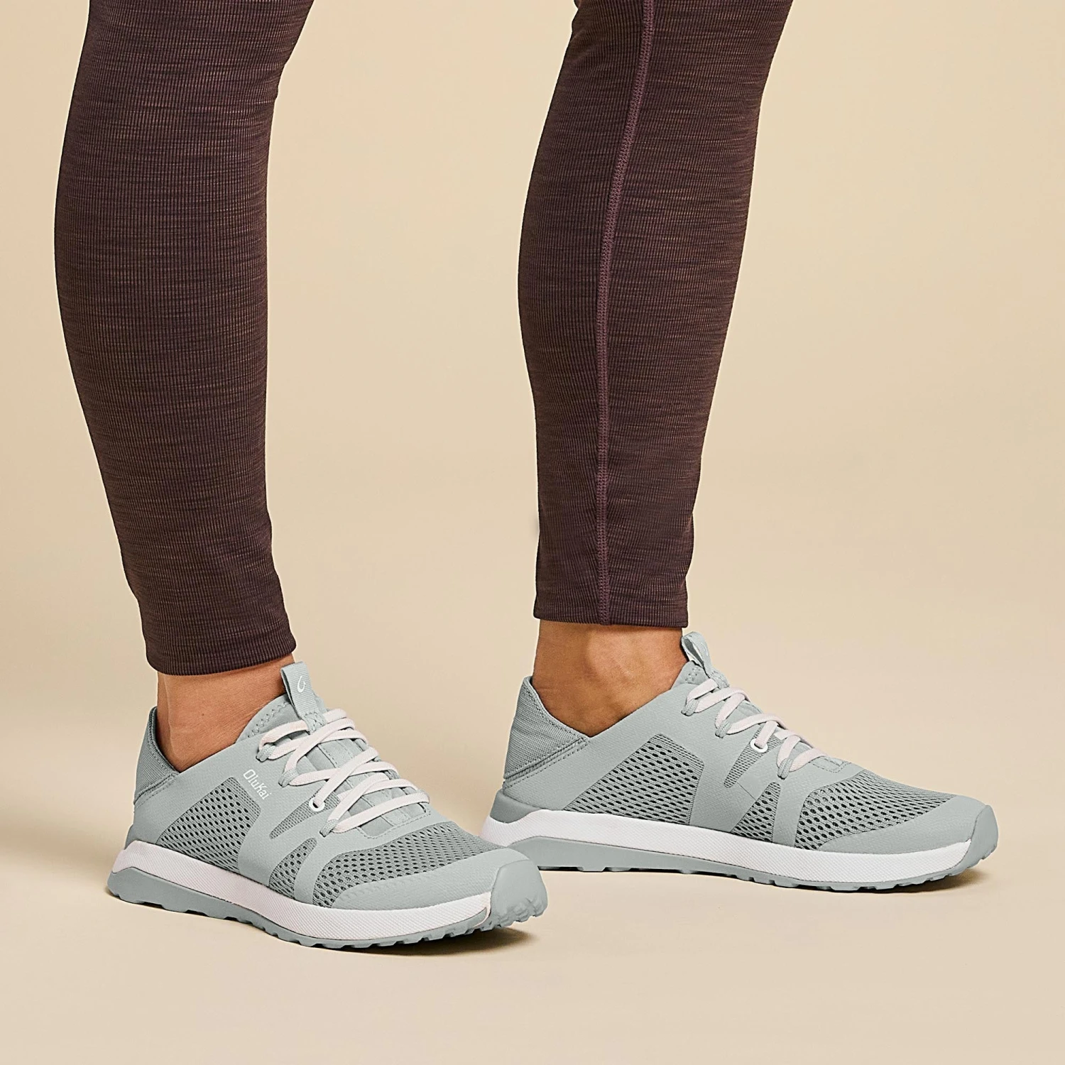 OluKai Huia – Pale Grey - Image 2