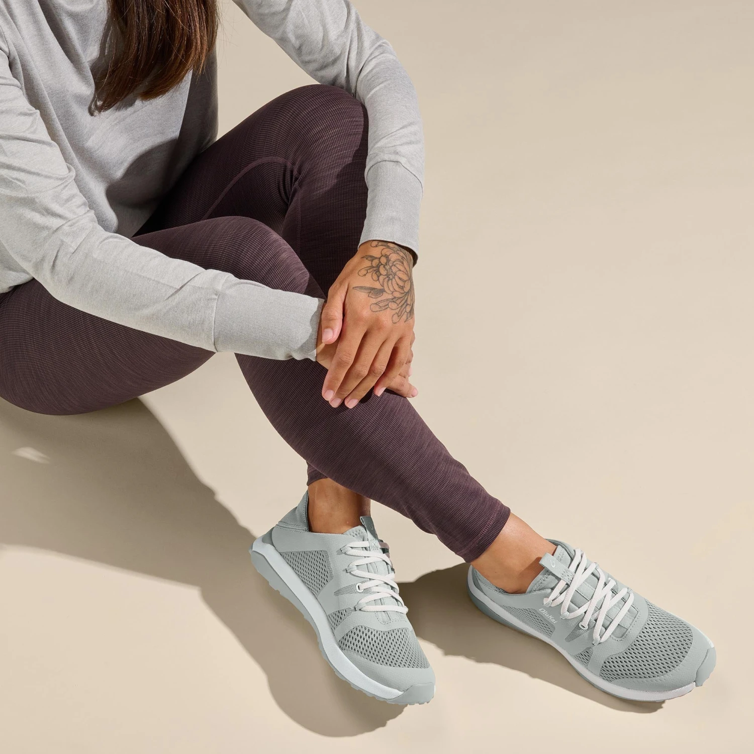 OluKai Huia – Pale Grey - Image 6