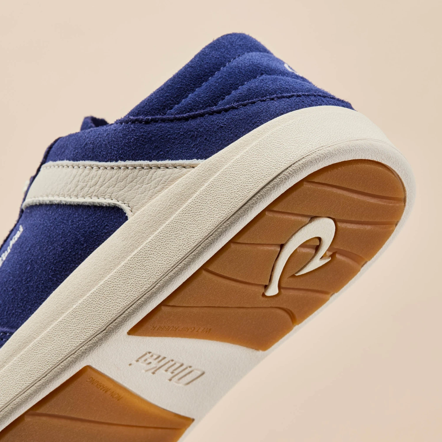 OluKai Hā'upu – Navy / Off White - Image 6