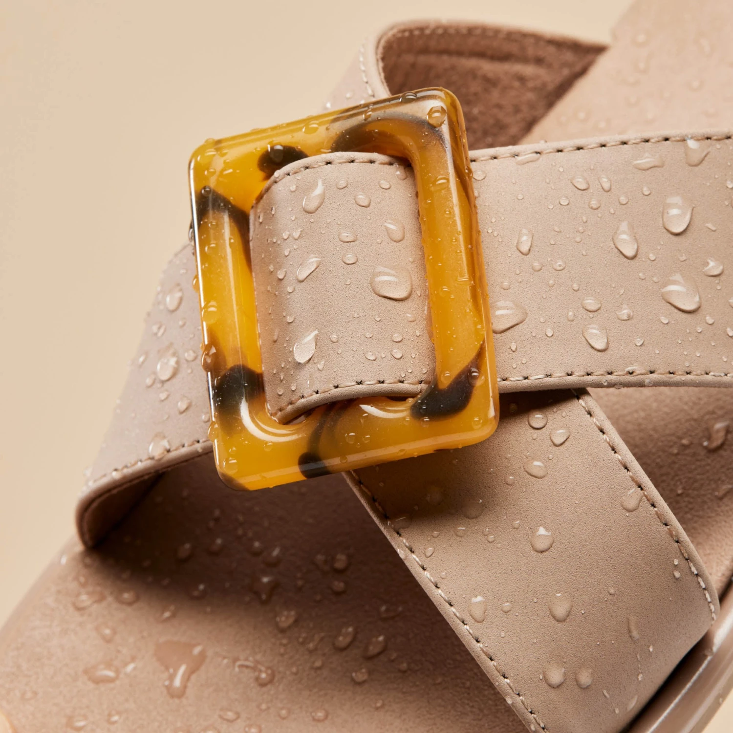 OluKai La'i Slide – Taupe - Image 3