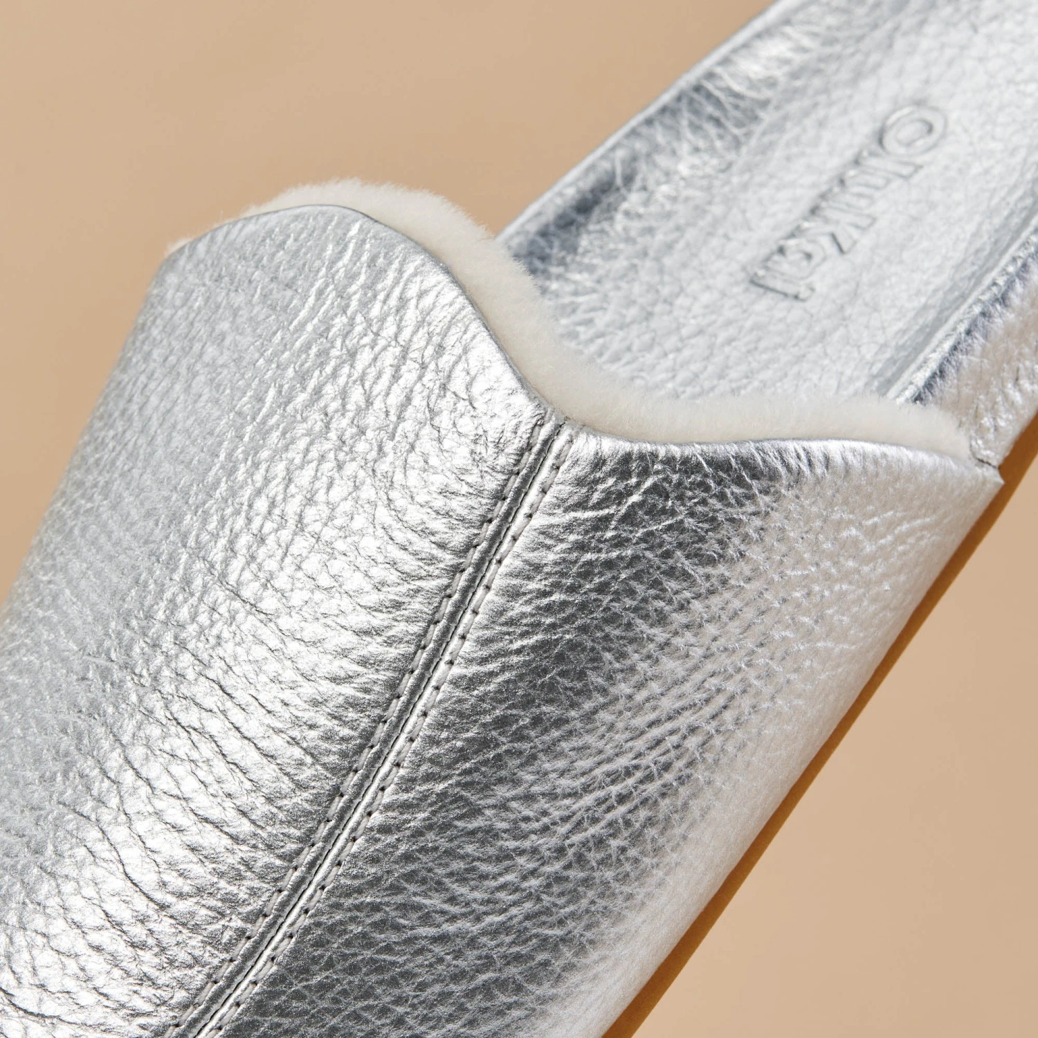 OluKai Kōnea – Silver - Image 3