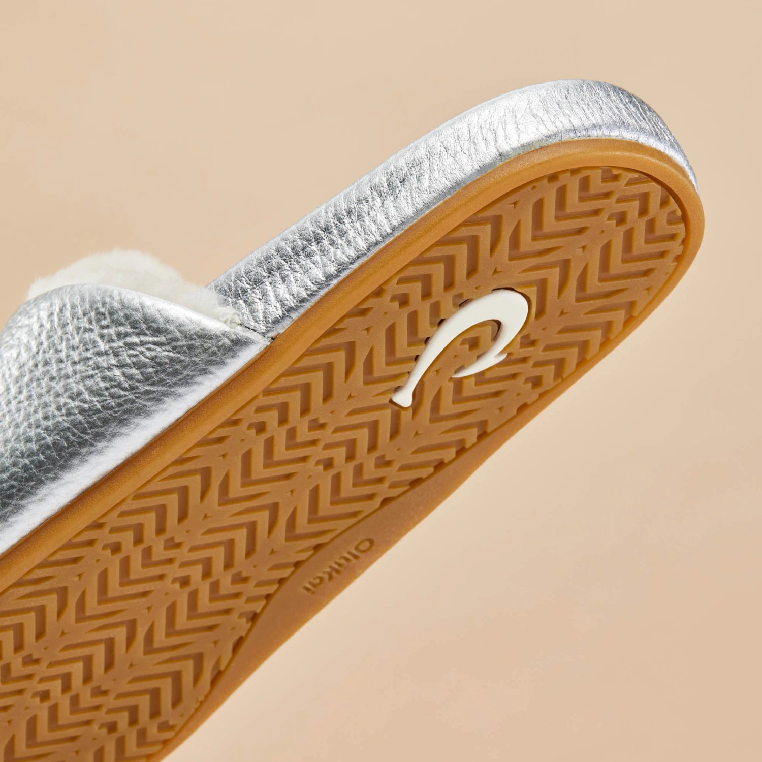 OluKai Kōnea – Silver - Image 6