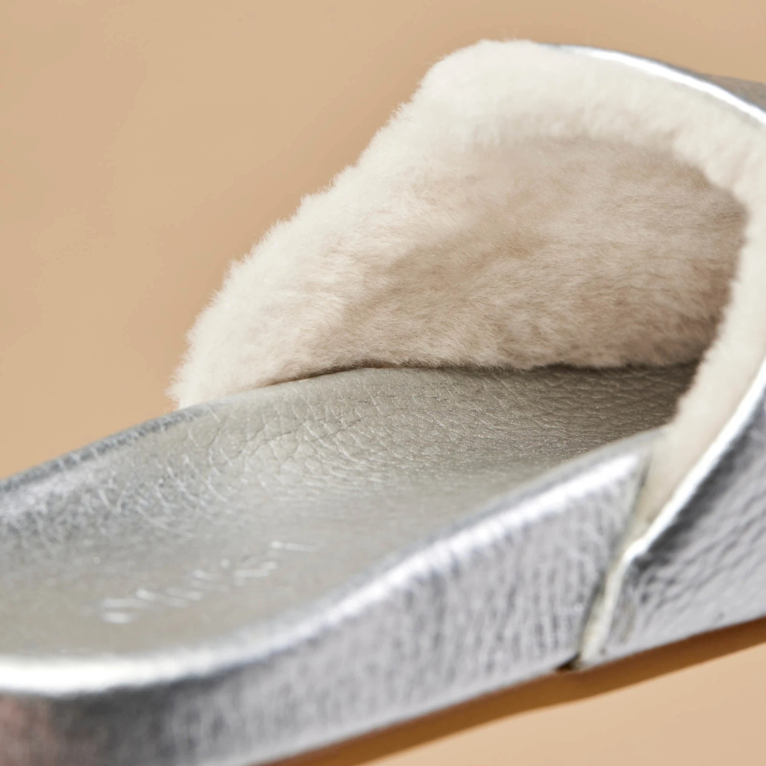 OluKai Kōnea – Silver - Image 5