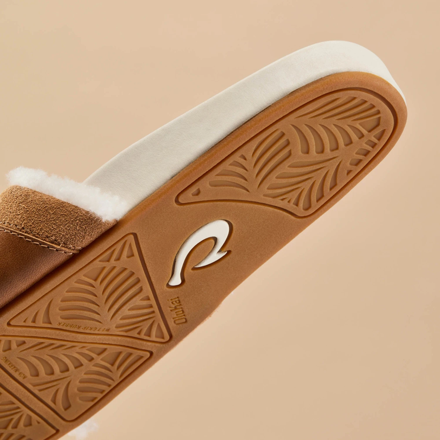 OluKai Hō'ala Slide – Tan / Puka - Image 8