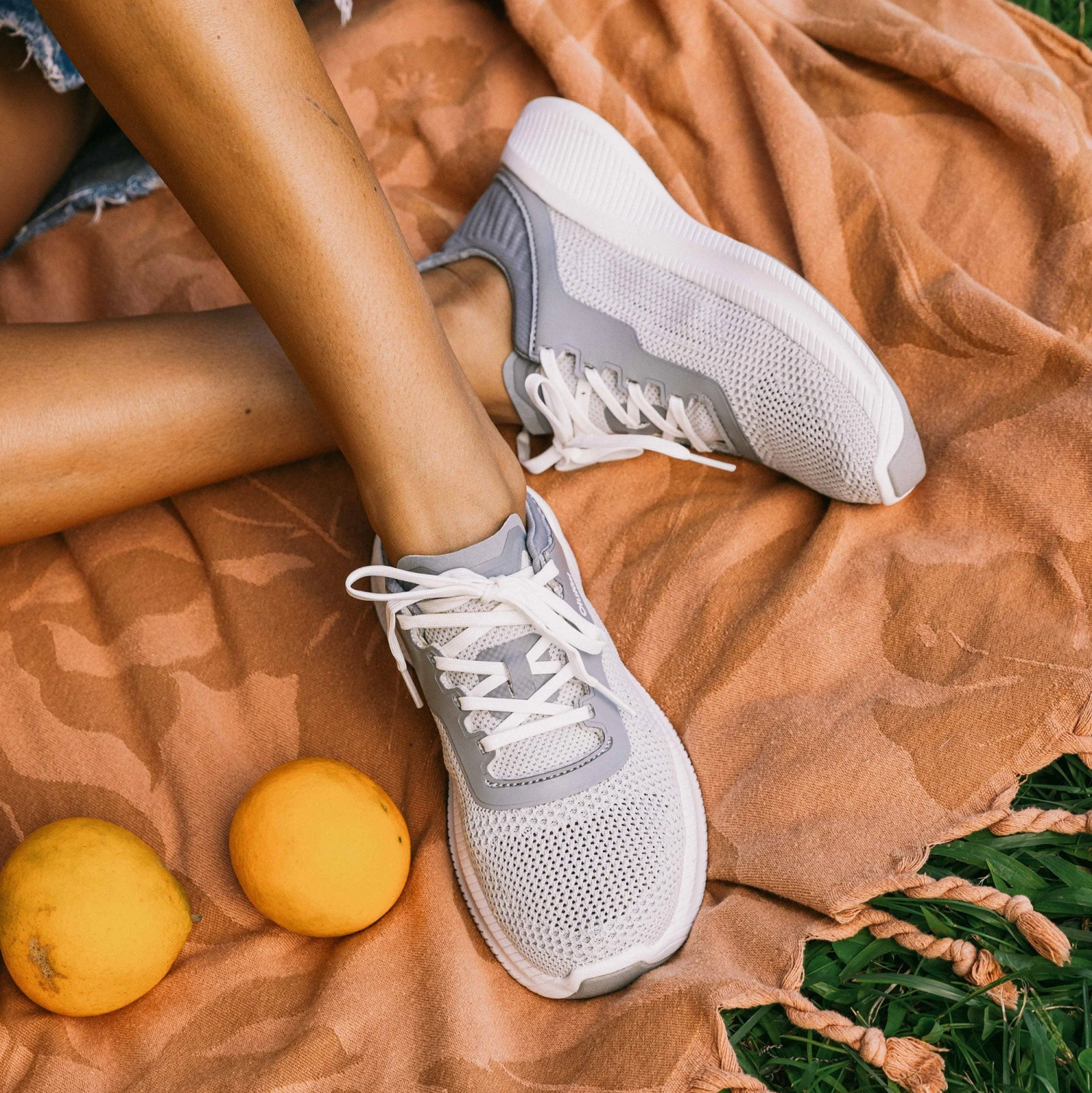 OluKai Island Hopper – Cloud Grey / Poi - Image 2