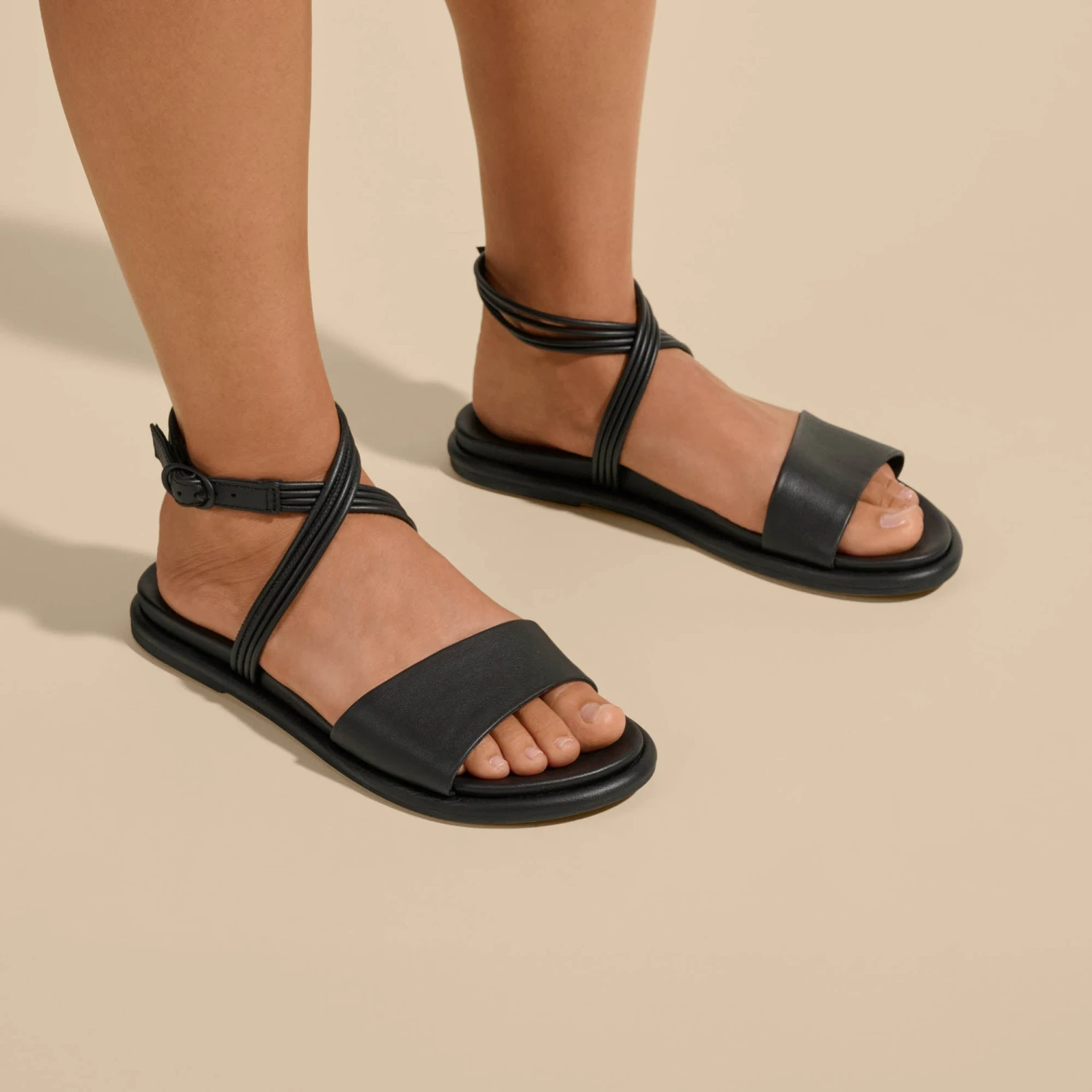 OluKai Tiare Wrap – Black - Image 5