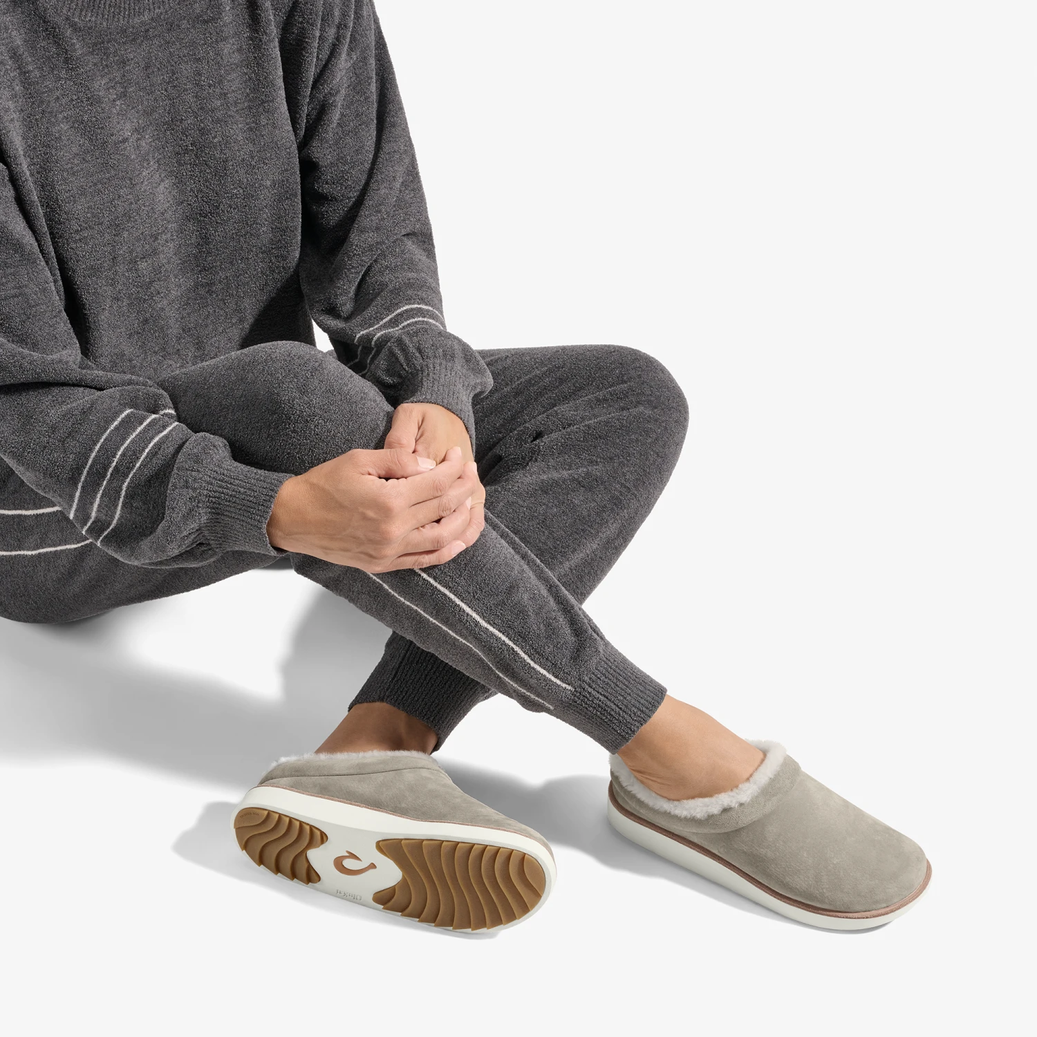 OluKai Mani – Taupe Grey / Golden Sand - Image 7
