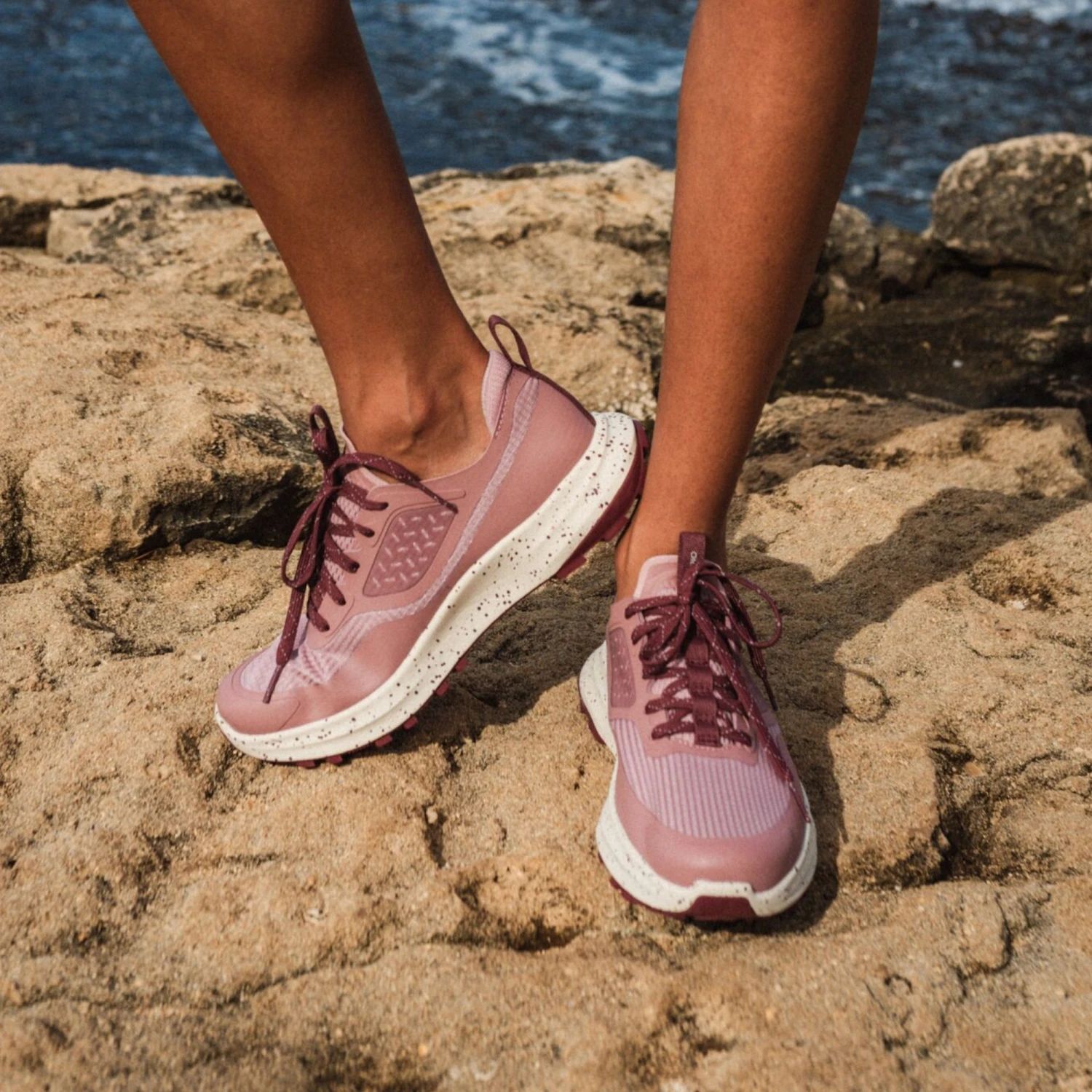 OluKai Makiki – Coral Rose / Coral Rose - Image 2