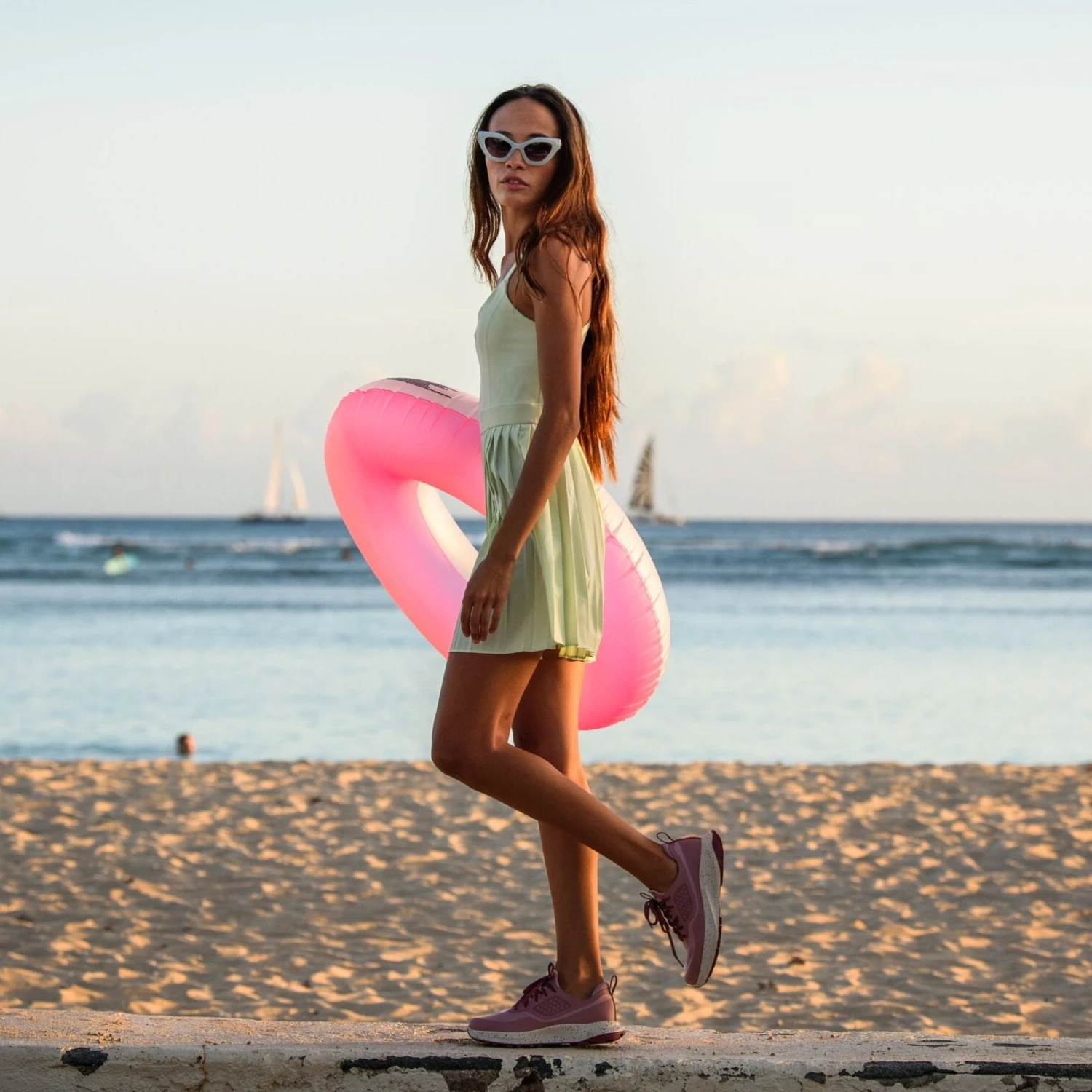 OluKai Makiki – Coral Rose / Coral Rose - Image 5