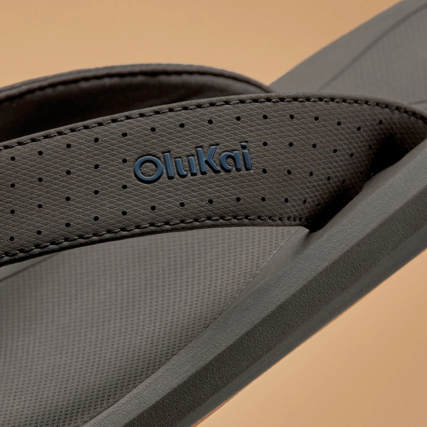 OluKai Ki'i – Dark Java - Image 4